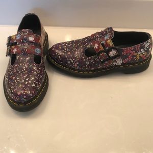 EUC 7 Dr. Martens Floral Loafer